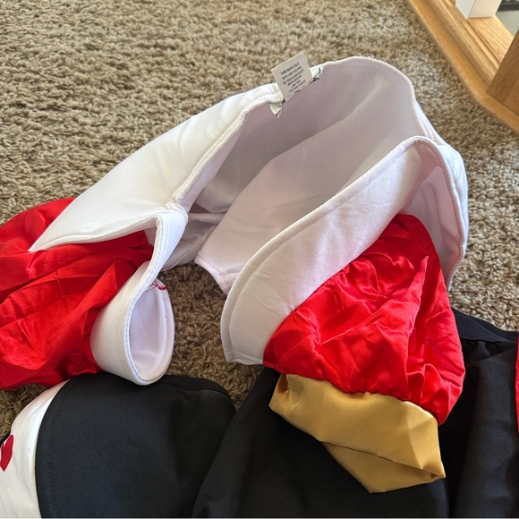 Queen of Hearts Costume - Picture 5 of 16